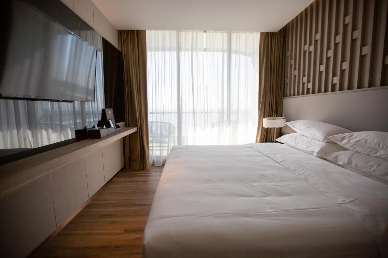 Bangsaen Symphony Of The Sea Hotel מראה חיצוני תמונה